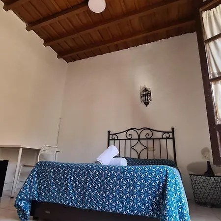 Гостьовий будинок Arc House Only Adults *